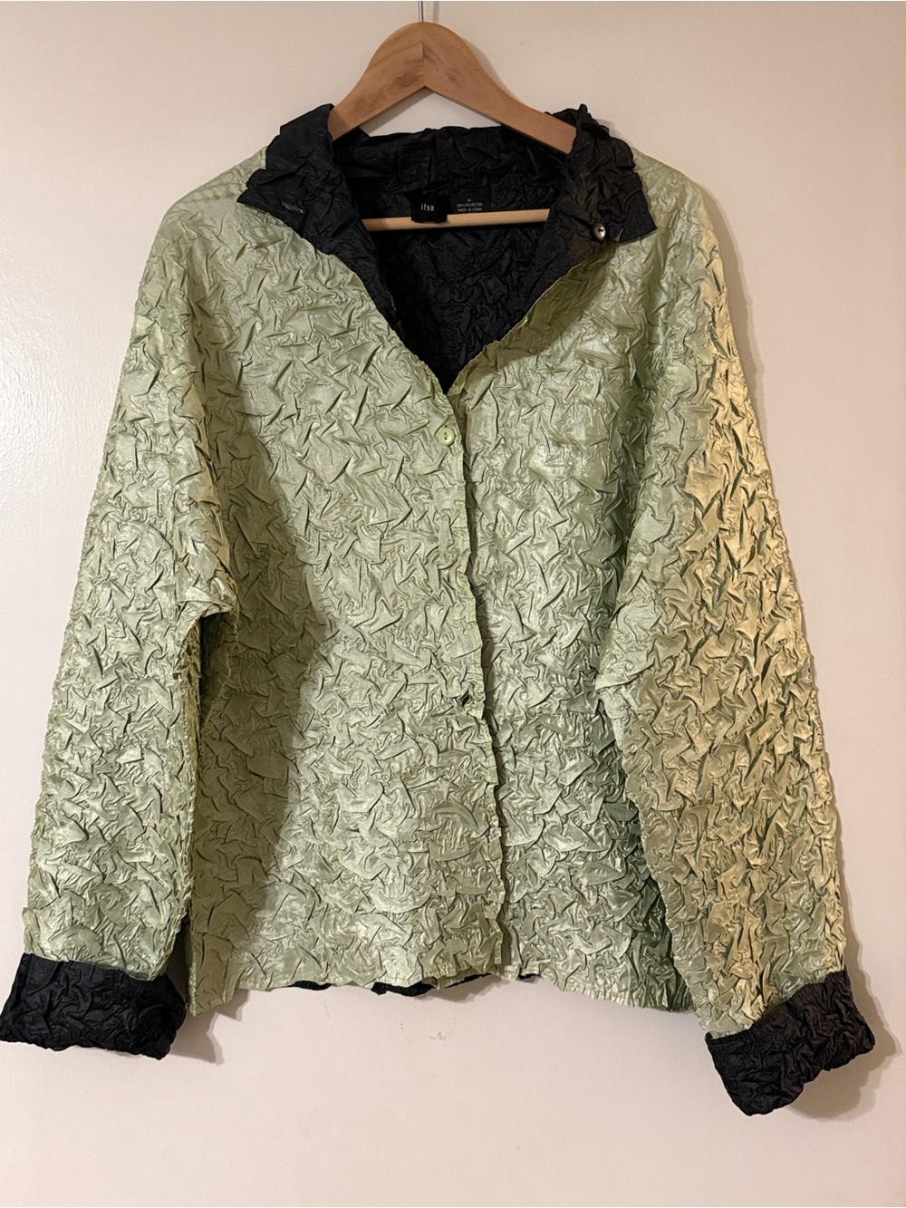 Crinkled Spring Green & Black Rversible Jacket by itsu